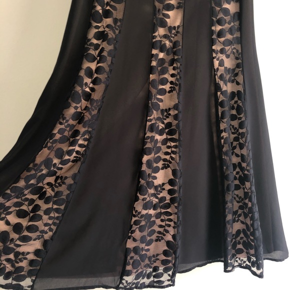 Nine West Fit and Flare Black & Nude Lace Dress - Picture 4 of 8